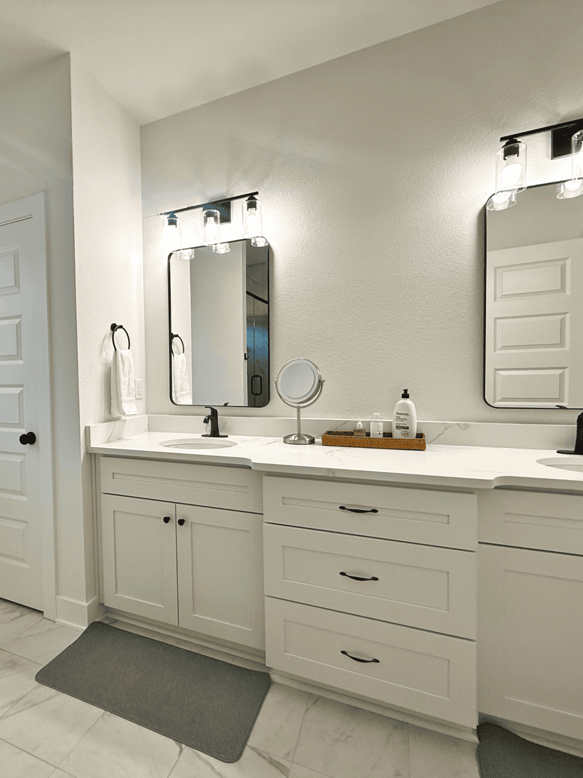 Master en-suite bath